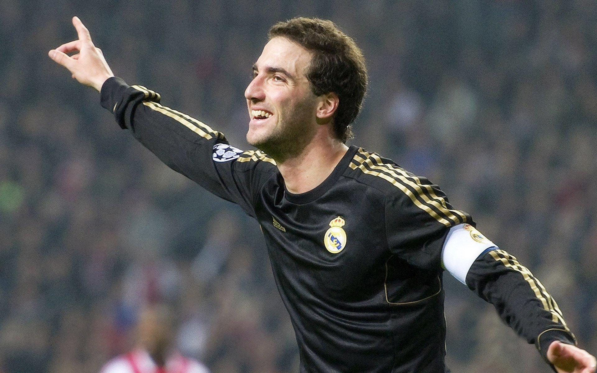 门德斯盛赞葡萄牙黄金一代，历史最佳阵容，每个位置皆世界顶尖